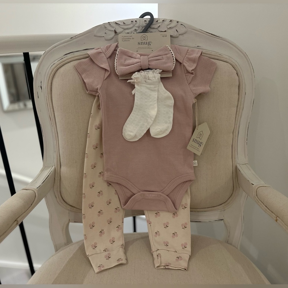 🤍 18 Mth Dusty Rose Ribbed Baby Bodysuit, Ivory Floral Leggings, Socks & Hairbow